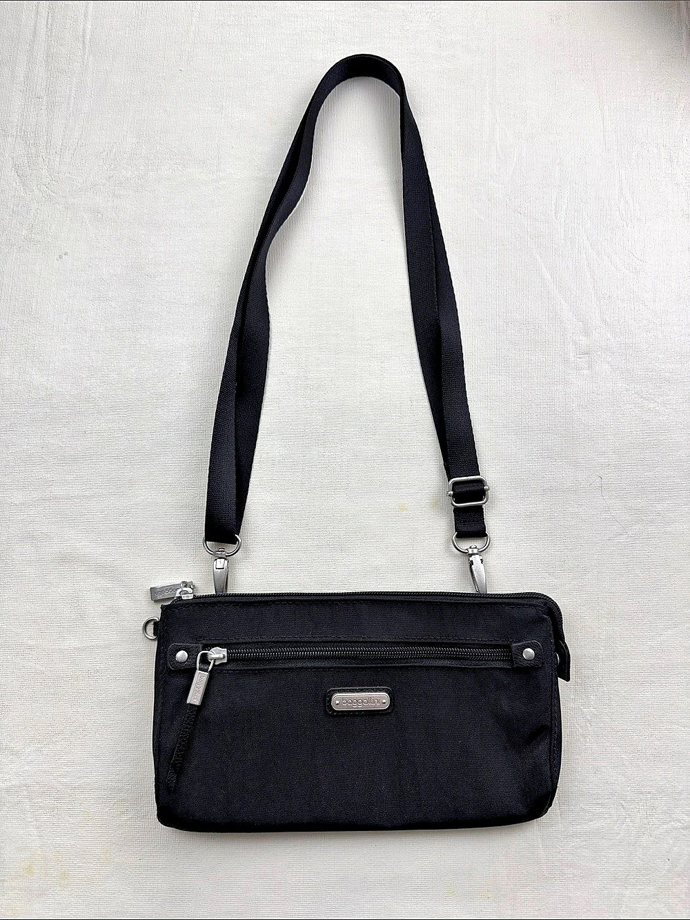 Baggallini Black Subway Small Crossbody Bag RFID Travel Nylon Zip Closure